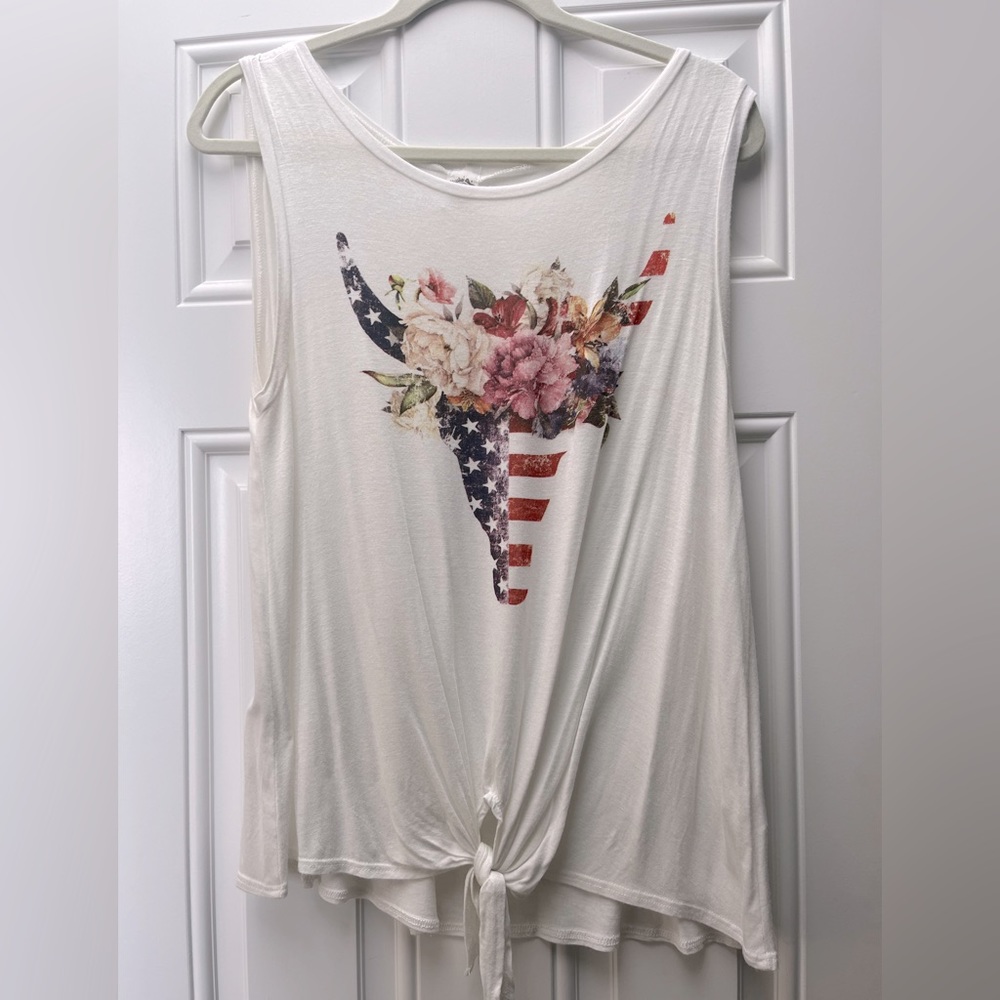 Cute boutique tank size M with front tie